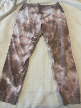 Lululemon tie dye jogger sweat